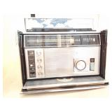 ZENITH- TRANS- OVEANIC - SOLID STATE RADIO- WITH