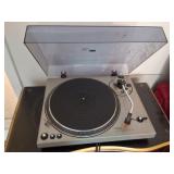TECHNICS- DIRECT DRIVE AUTOMATUC TURNTABLE