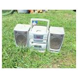 WHITE WESTINGHOUSE VINTAGE BOOM BOX