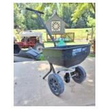 TRUE TEMPER WALK BEHIND SPREADER