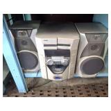 SONY STEREO SYSTEM WITH SPEAKERS-