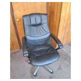BLACK SWIVEL OFFICE CHAIR