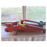 HYDRAULIC FLOOR JACK
