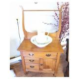 BATHROOM CABINET- WITH PICTHER AND BASIN - VERY