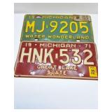 MI LICENSE PLATES 1961 AND 1971