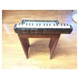 HAMMOND VINTAGE ELECTRIC KEYBOARD WITH HAMMOND