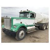 WESTERN STAR 2800g Poly Tank 3-Axle Nurse Truck