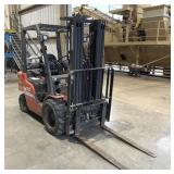 NISSAN 50 5600Lb Capacity Propane Forklift