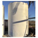 SNYDER 7000g Upright Poly Tank