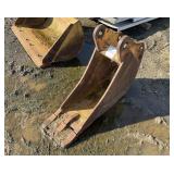 12" Backhoe Bucket