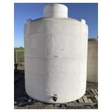 2800g Upright Poly Tank