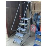 BALLYMORE 4' Portable Steel Step Ladder
