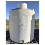 2800g Upright Poly Tank