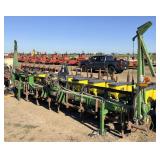 JOHN DEERE 7300 3-Pt 8-Row 30' Air Planter, ME2