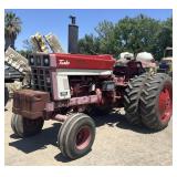 INTERNATIONAL Farmall 1066 Tractor