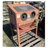 CLARKE Enclosed Sandblaster Unit