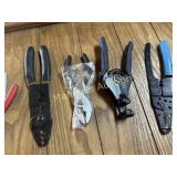 LOT OF WIRE STRIPPERS