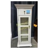 32.5'X27.5' CABINET WITH ADJUSTABLE SHELVES