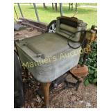 VTG MAYTAG RINGER WASHER