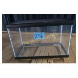 SMALL GLASS PET AQUARIUM WITH LID