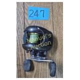 BASS PRO BAITCASTING REEL