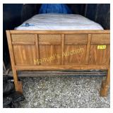 QN SZ BED W/ SERTA MATTRESS, ADJUSTABLE FRAME &