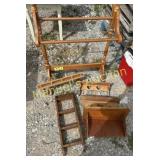 QILT RACK & MISC WOODEN SHELF