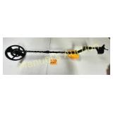BATTERY OPERATED METAL DETECTOR