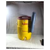 10 Gallon Igloo Drinking Cooler w/ Cup Dispenser