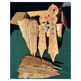 Lot of wooden snowman & feather decorations