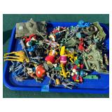 Lot of military theme & other vintage toys