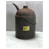 Vintage metal oil can