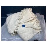 Vintage white pom-pom bedspread/blanket
