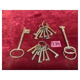 Lot of Vintage Keys
