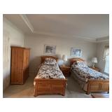 Six piece Broyhill bedroom set