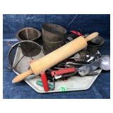 Lot of vintage kitchen gadgets