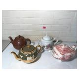 Lot of Tea Pots