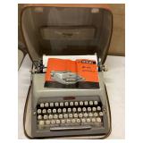 Royaluxe 400 series typewriter