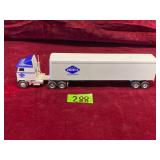 Ertl Overnite Trans. Model Truck