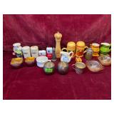 Assorted Kitchen Items