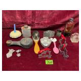 Lot of Assorted Vintage Items