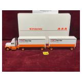Winross Red Star Express Truck
