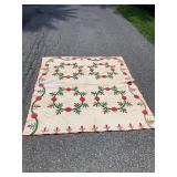 Hand Appliquï¿½/Quilted Ring of Roses Quilt