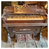 Antique J Estey Co Brattleboro Pump Organ