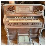 Antique Weaver Organ Co Parlor Pump Organ
