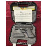 Glock 21 - 45 Auto w/ Clip & Case
