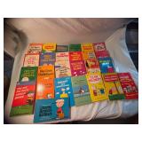 Vintage Peanuts Charlie Brown Paperback Book Lot