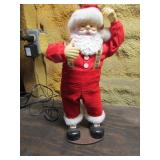 15" singing santa claus (works)