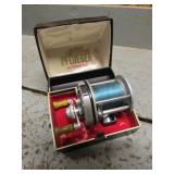 pflueger supreme fishing reel w/case