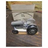 toy collector tractor w/box